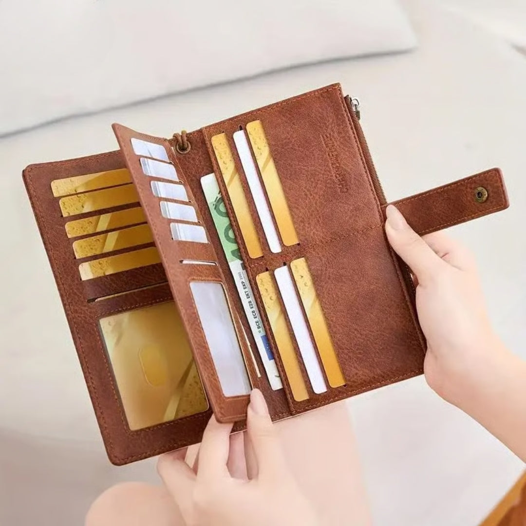 SmartClutch – Rymlig insida med smart organisering