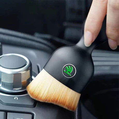 DetailPro – Fångar dammet i bilens minsta springor