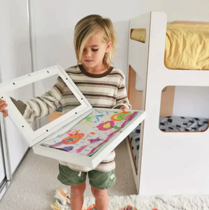 LillaGalleriet™ – Visar upp stoltheten, rymmer 150 teckningar