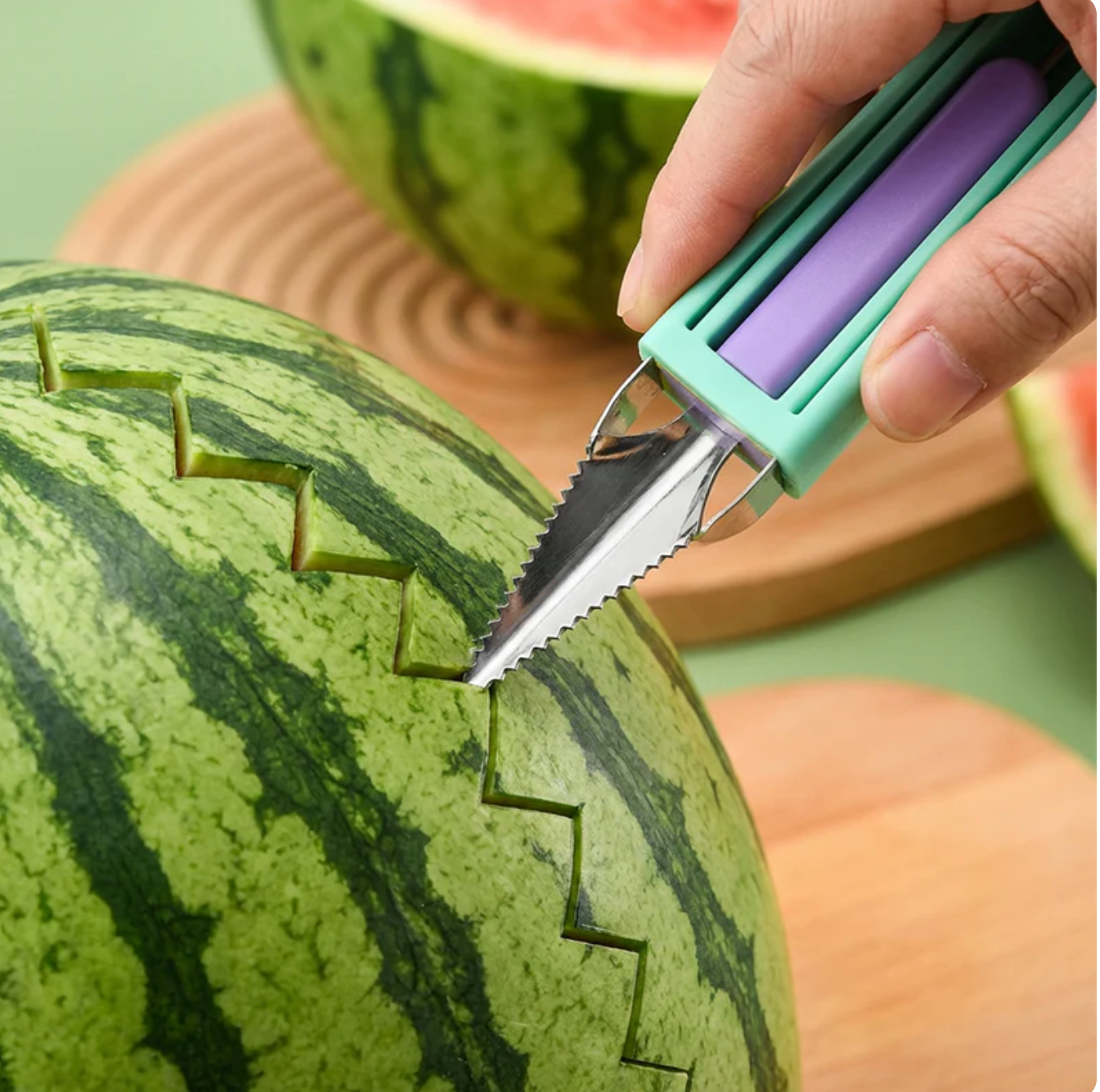 MelonForm – Mångsidigt 4-i-1 redskap för att snabbt skära, gröpa ur och skapa perfekta fruktkulor